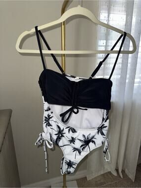 Meyeeka Cut Out Monokini Cheeky One-Piece Swimsuit NWT